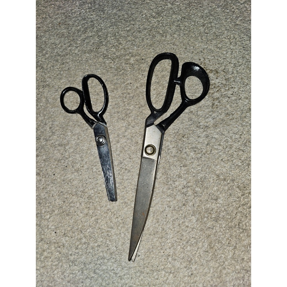 2 pair vintage fabric scissors for sewing for parts China Japan repair